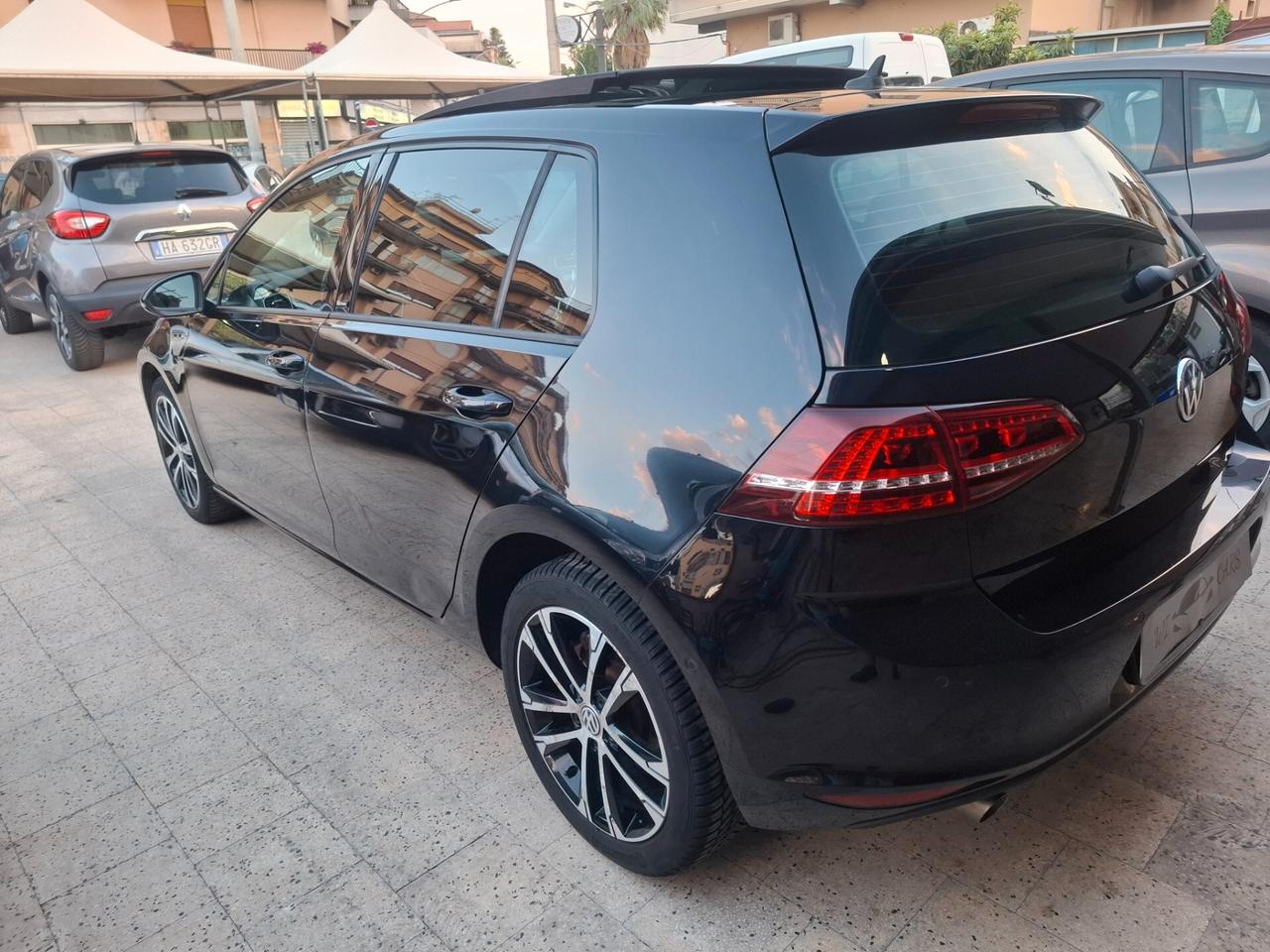 Volkswagen Golf - 1.6 TDI Tetto panoramico / Navigatore / Cruise control