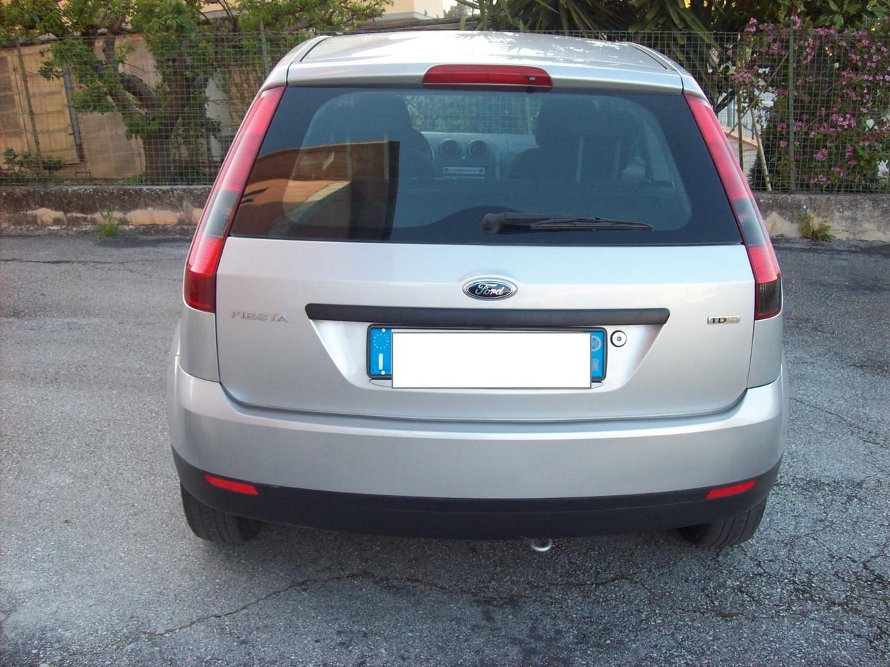 Ford Fiesta 1.4 TDCi 3p. x neopatentati solo 99900km