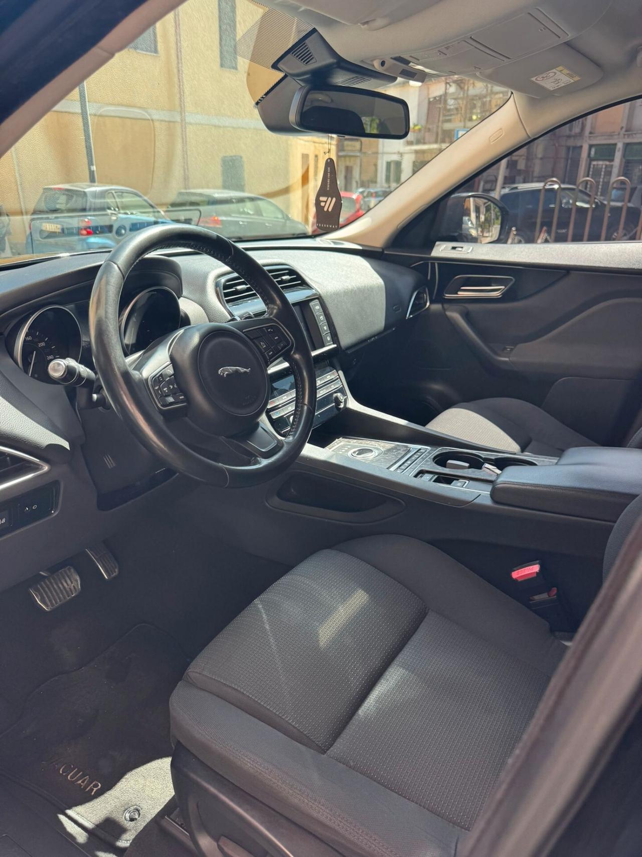 Jaguar F-Pace 2.0 D 180 CV AWD Portfolio, SERVICE JAGUAR COMPLETO, TOTALMENTE REVISIONATA, PERFETTA