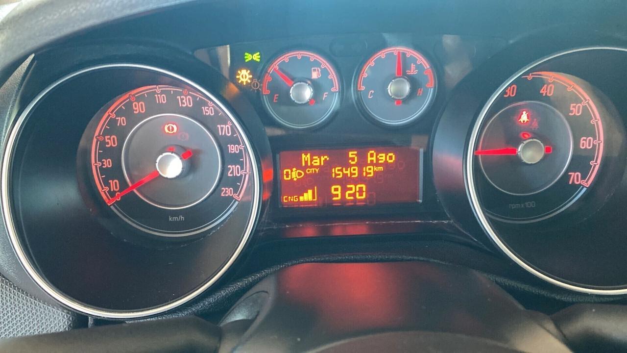 Fiat Punto 1.4 8V 5 porte Natural Power Street