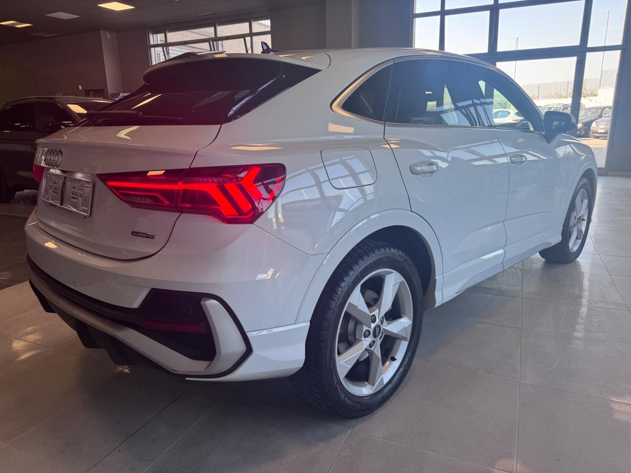 AUDI Q3 SBACK 2.0 TDI SLINE EDITION QUATTRO