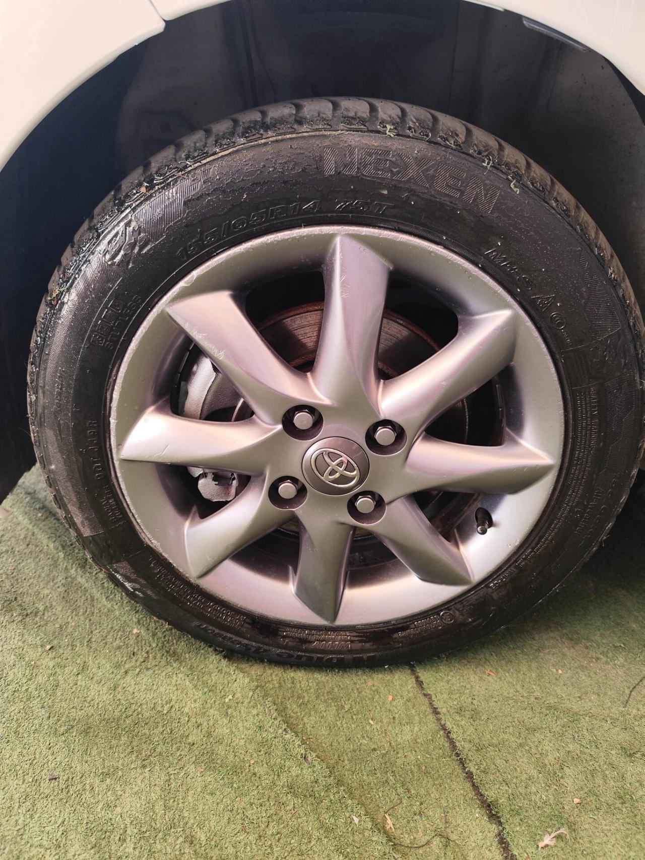 Toyota Aygo 1.0 12V VVT-i 5 porte Now Connect