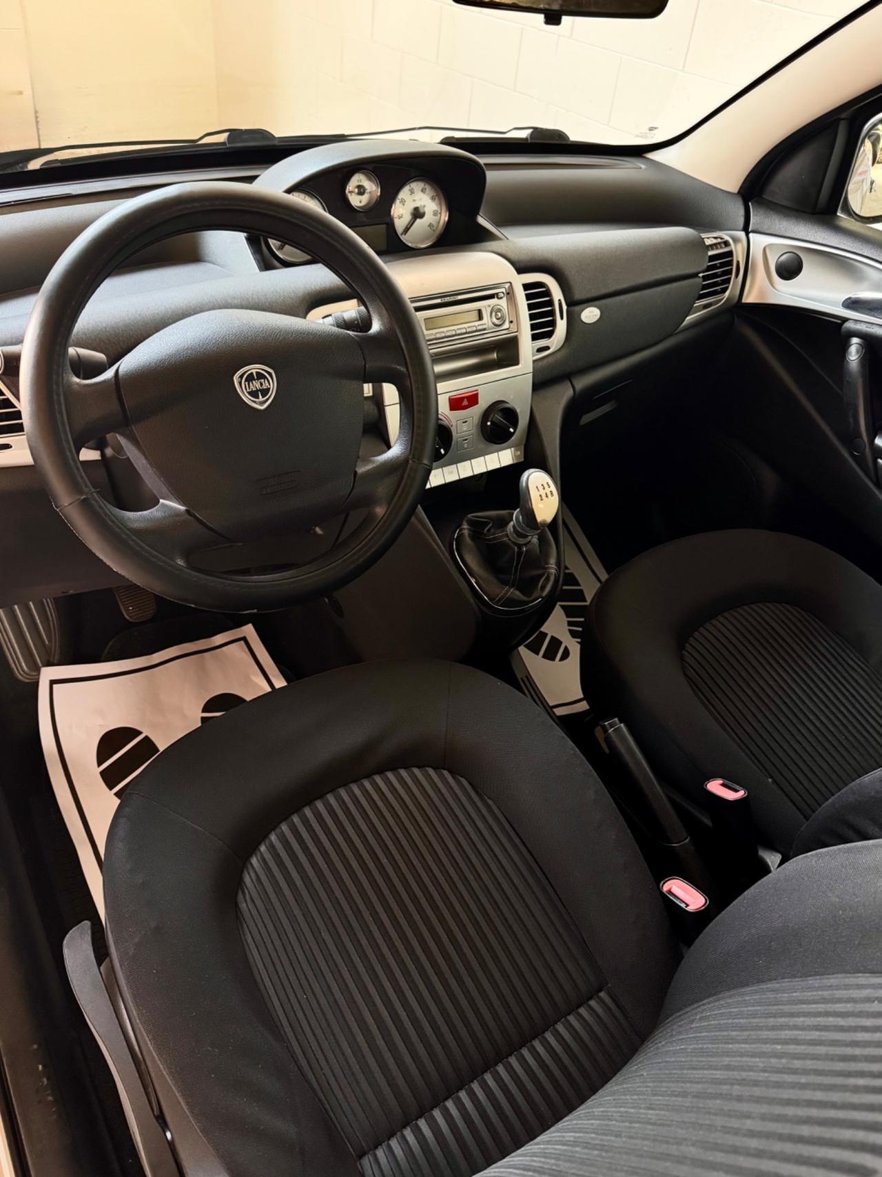 Lancia Ypsilon 1.2 Argento ideale neopatentati