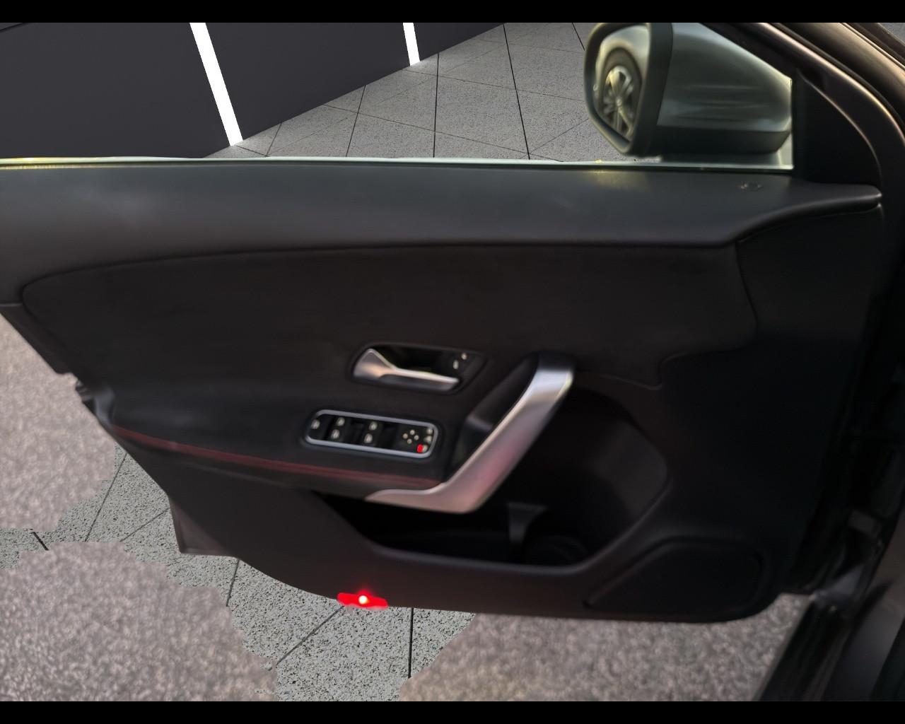 Mercedes-Benz Classe A (W177) - A 200 d Automatic Premium