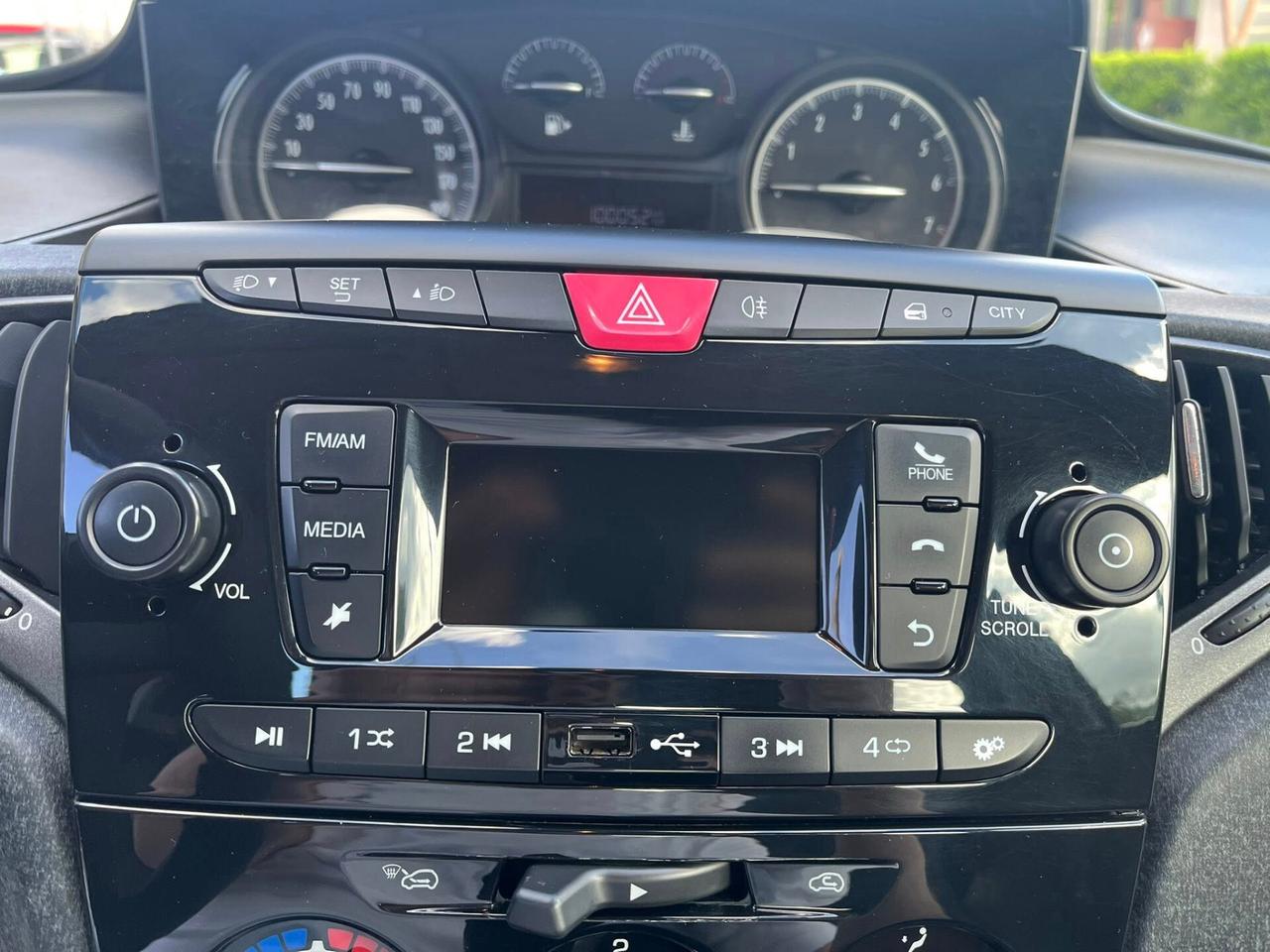 Lancia Ypsilon 1.2 BENZINA 69CV 5 porte Elefantino