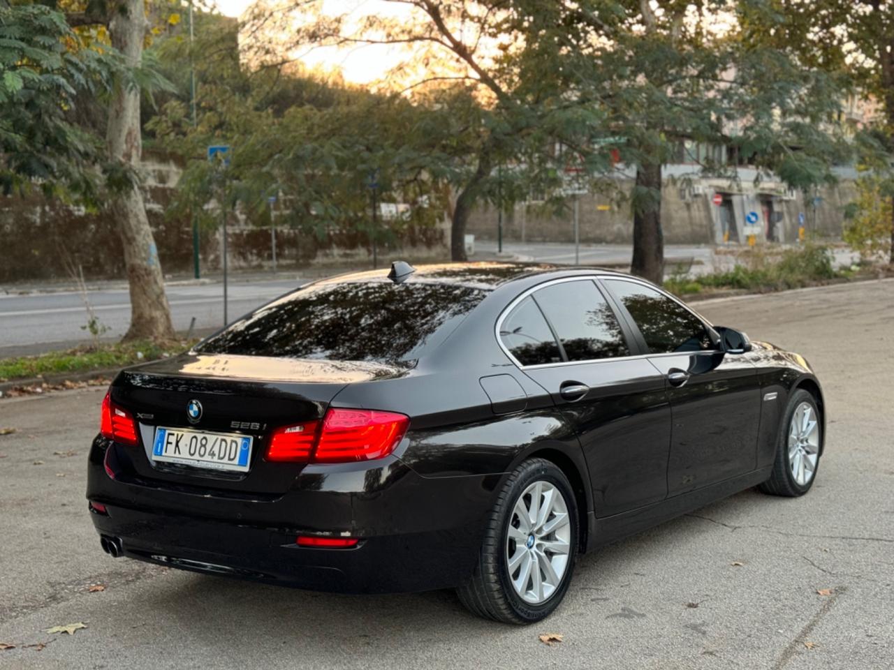 Bmw serie 5 F10 528i xDrive restayling 2015