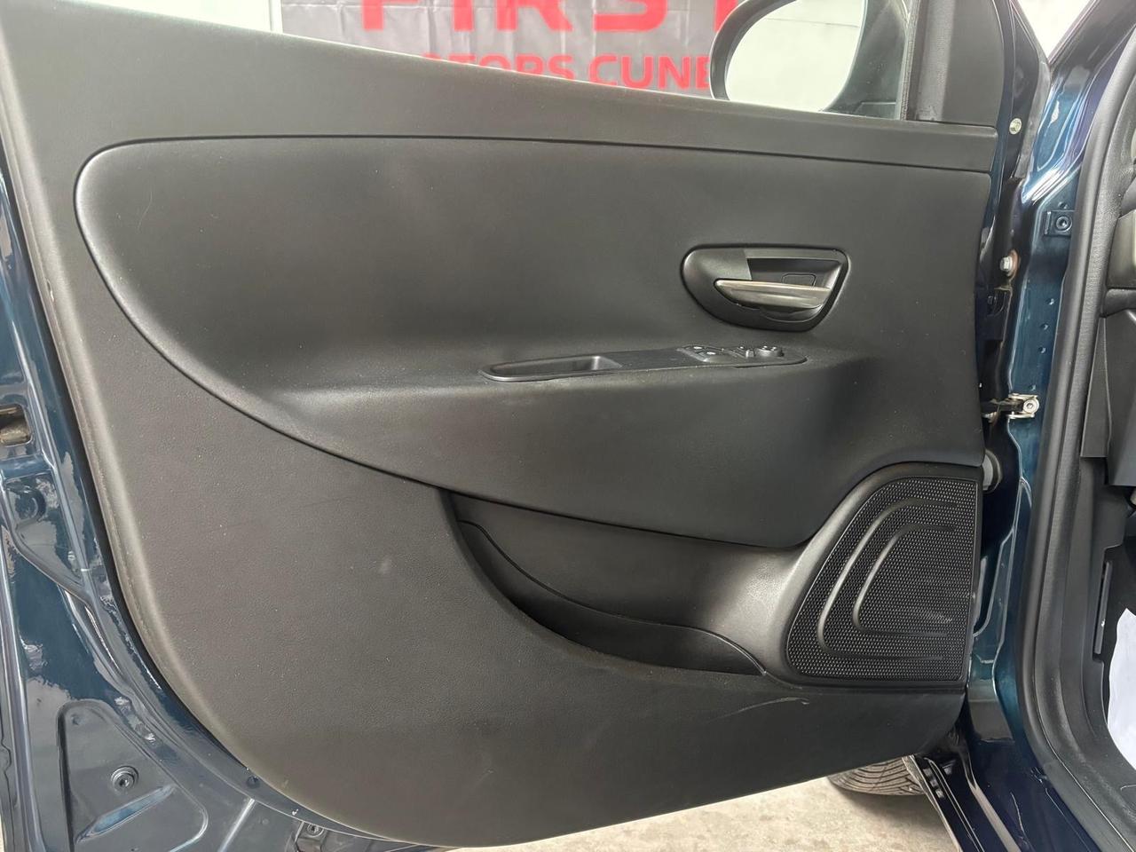 Ypsilon 1.2 69 CV 5P Platinum