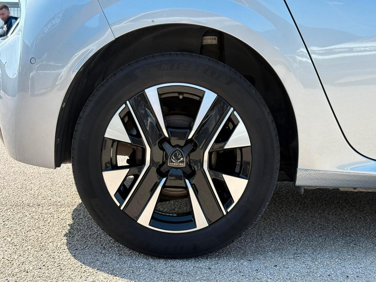 Peugeot 208 PureTech 100 Stop&Start 5 porte Allure