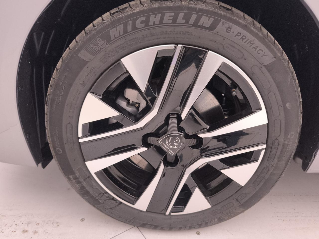 PEUGEOT 208 5P - ALLURE Hybrid 110 E-DCS6