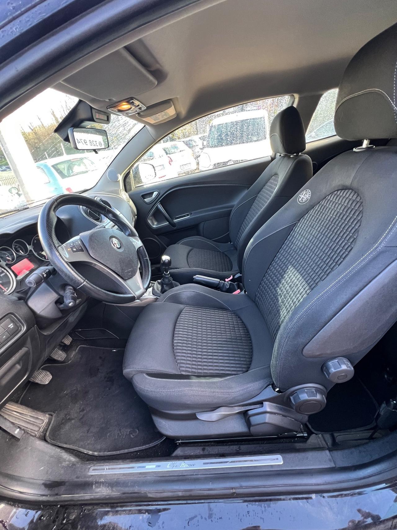 Alfa Romeo MiTo 1.6 JTDm 16V Distinctive Premium Pack