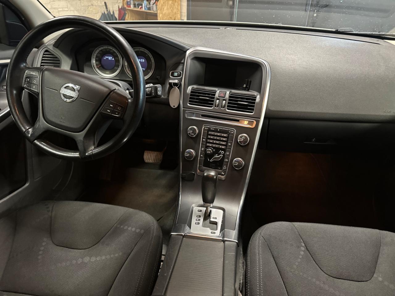 Volvo XC 60 XC60 D5 AWD Geartronic Kinetic