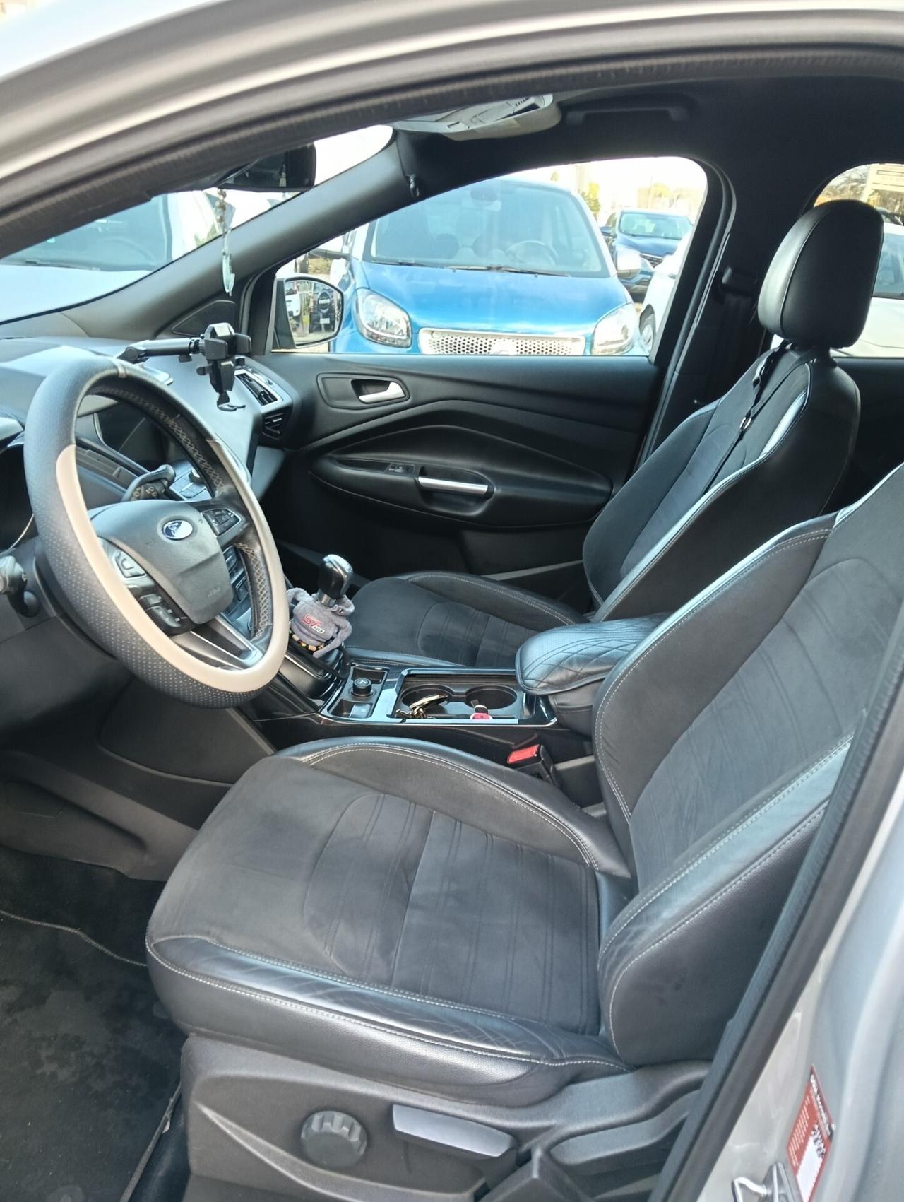 Ford Kuga 1.5 TDCI 120 CV S&S 2WD ST-Line