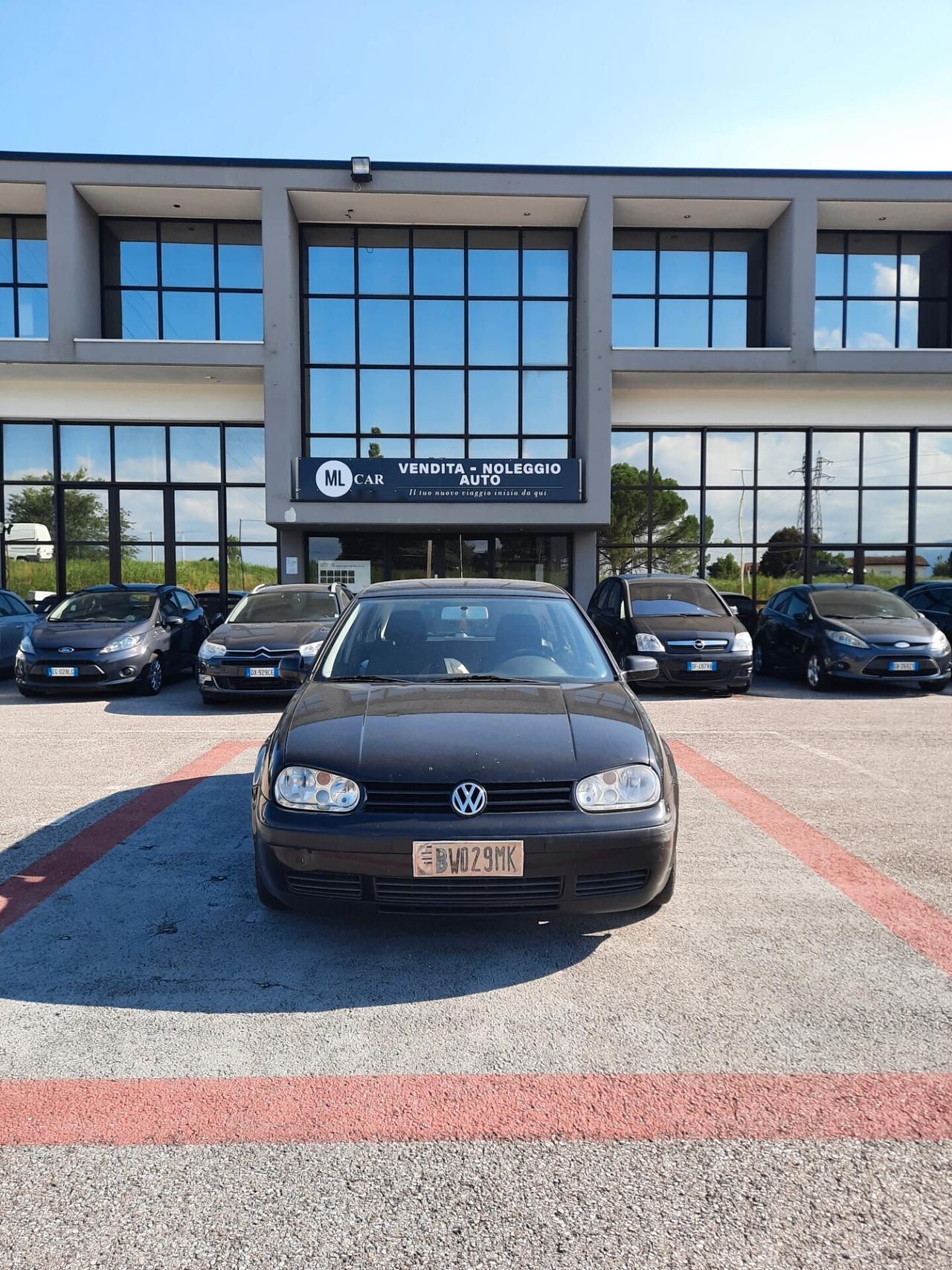 Volkswagen Golf 1.4 16V cat 5 porte Air Ok neopatentati