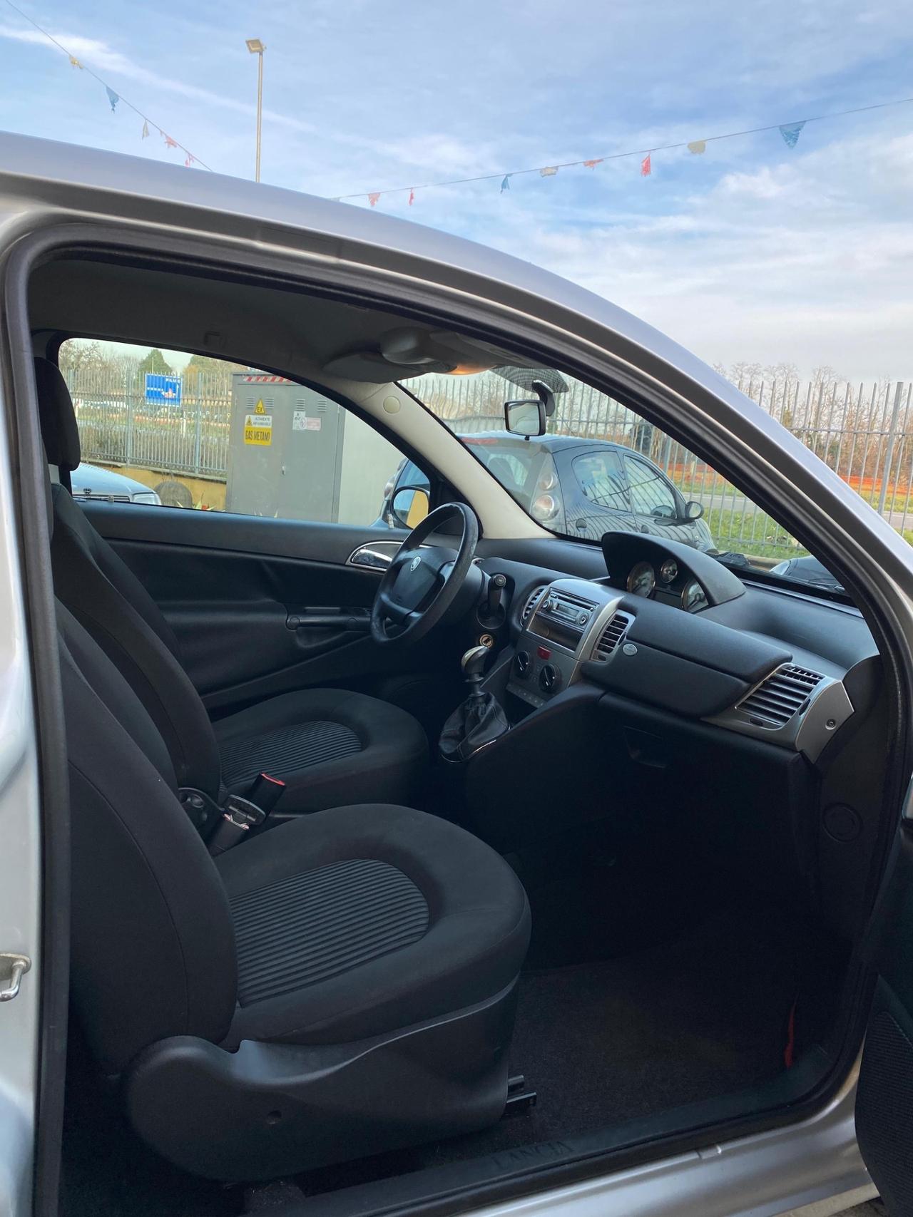 Lancia Ypsilon 1.2 Argento