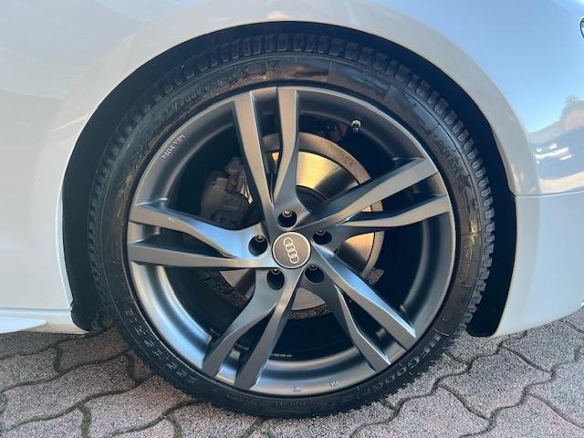 Audi A5 Cabrio 2.0 tdi 190cv S-line, Navi, Pelle, 19"