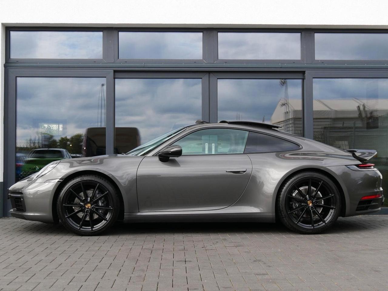 Porsche 911 Carrera