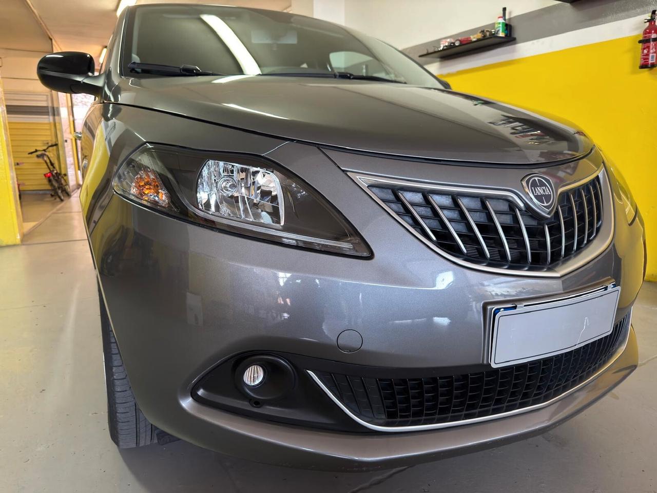 Lancia Ypsilon 1.0 FireFly 5 porte S&S Hybrid Ecochic Silver