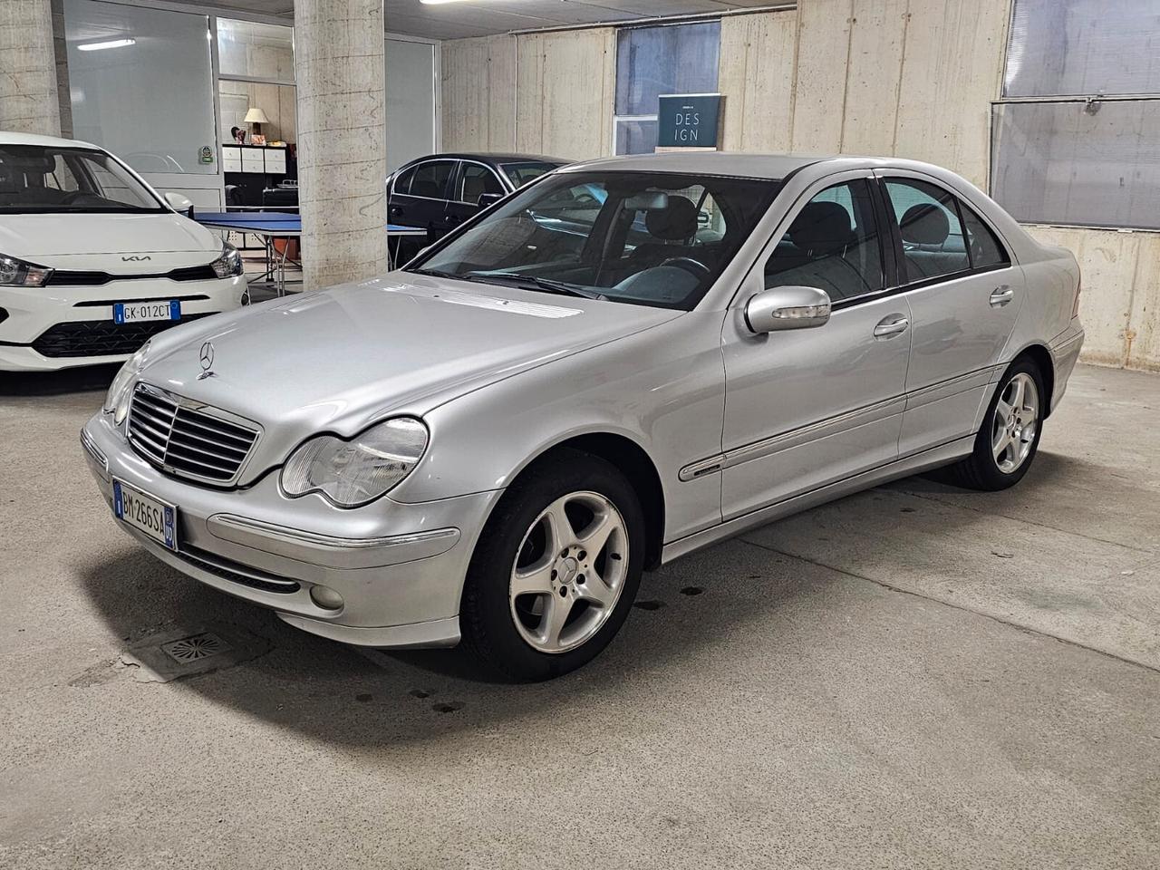 Mercedes-benz C 200 benzina