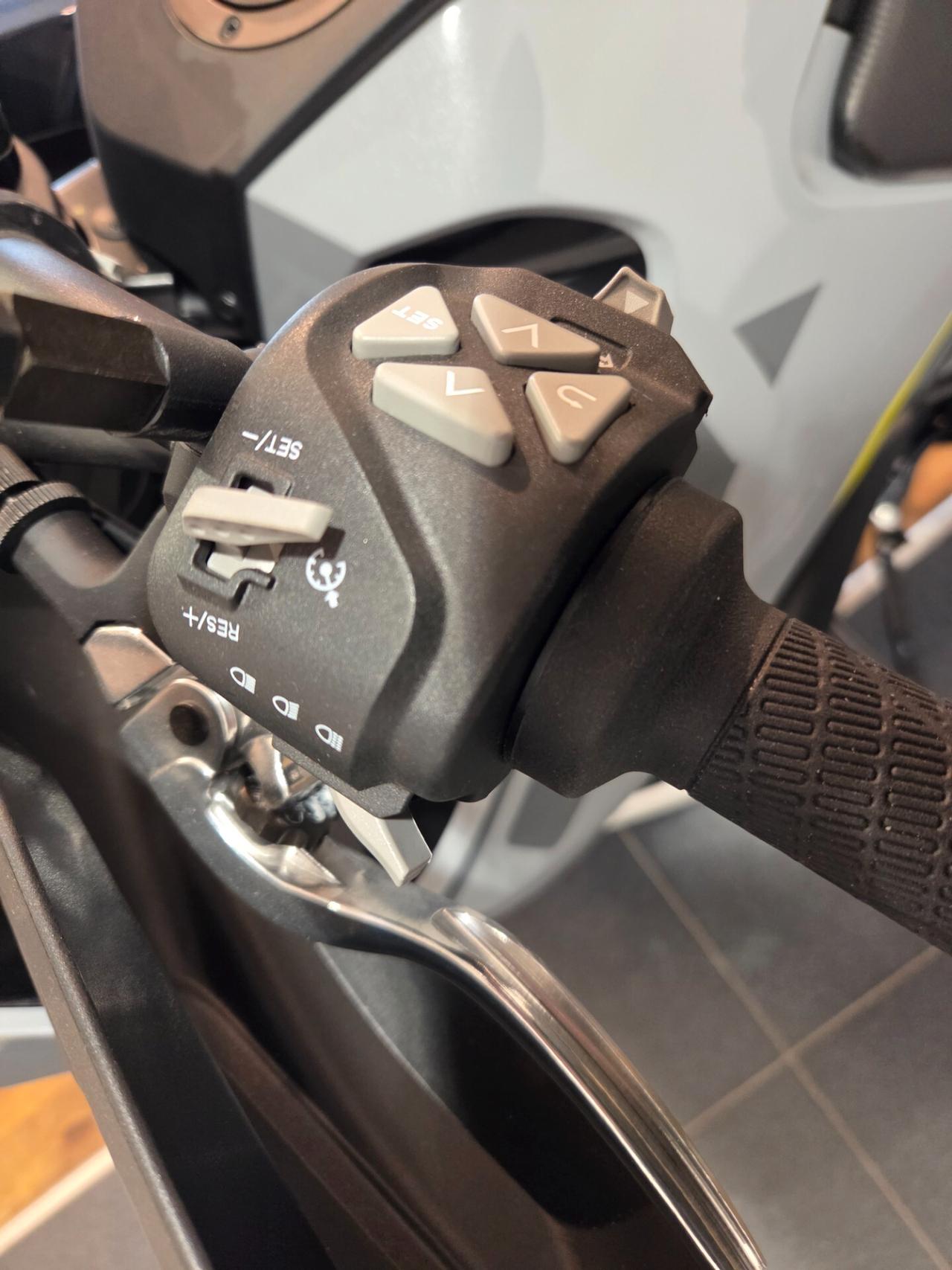 Husqvarna Norden 901 Borse e Cavalletto Centrale