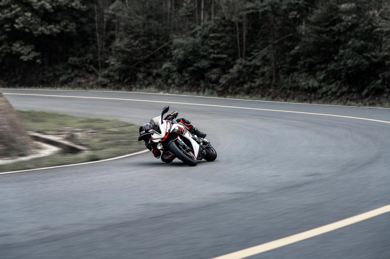 Zontes 703 RR pura adrenalina