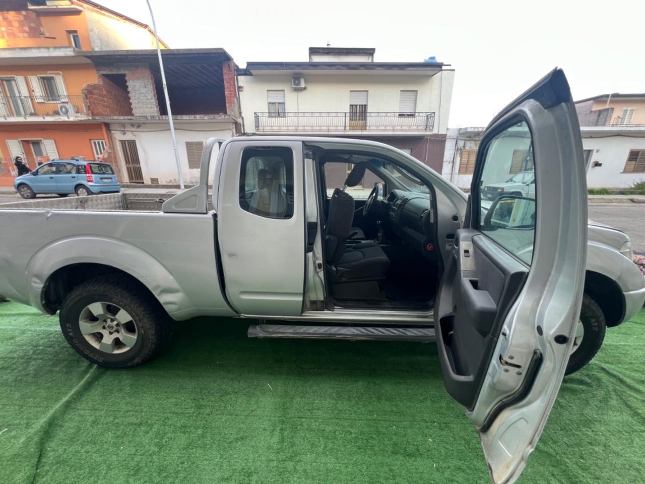 Nissan Navara 2.5 dCi 2 porte King Cab Sport