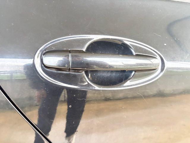 TOYOTA Yaris 1.0 5 porte OK NEIèATENTATI BòUETHOOT