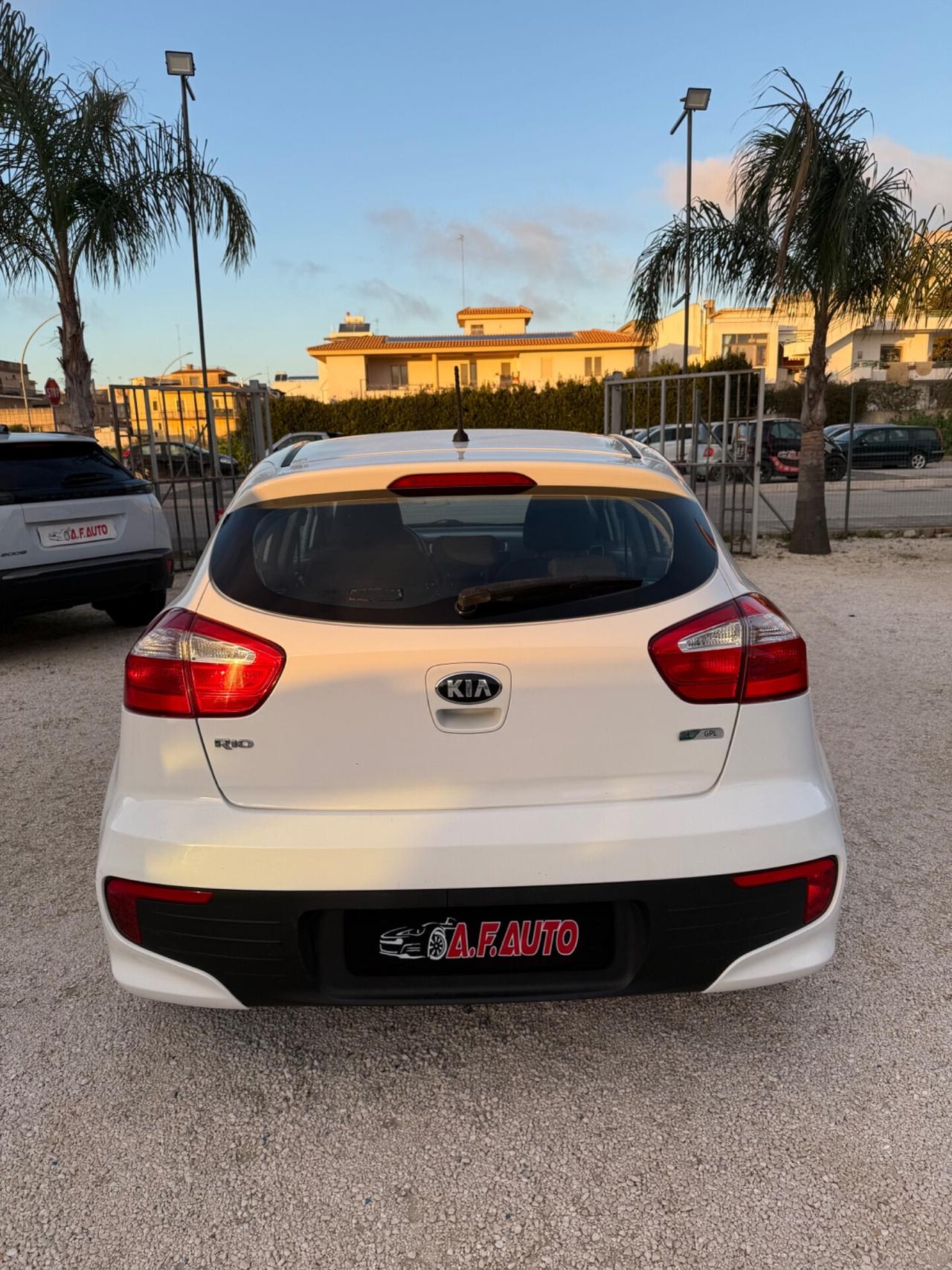 Kia Rio 1.2 CVVT 5p. Cool