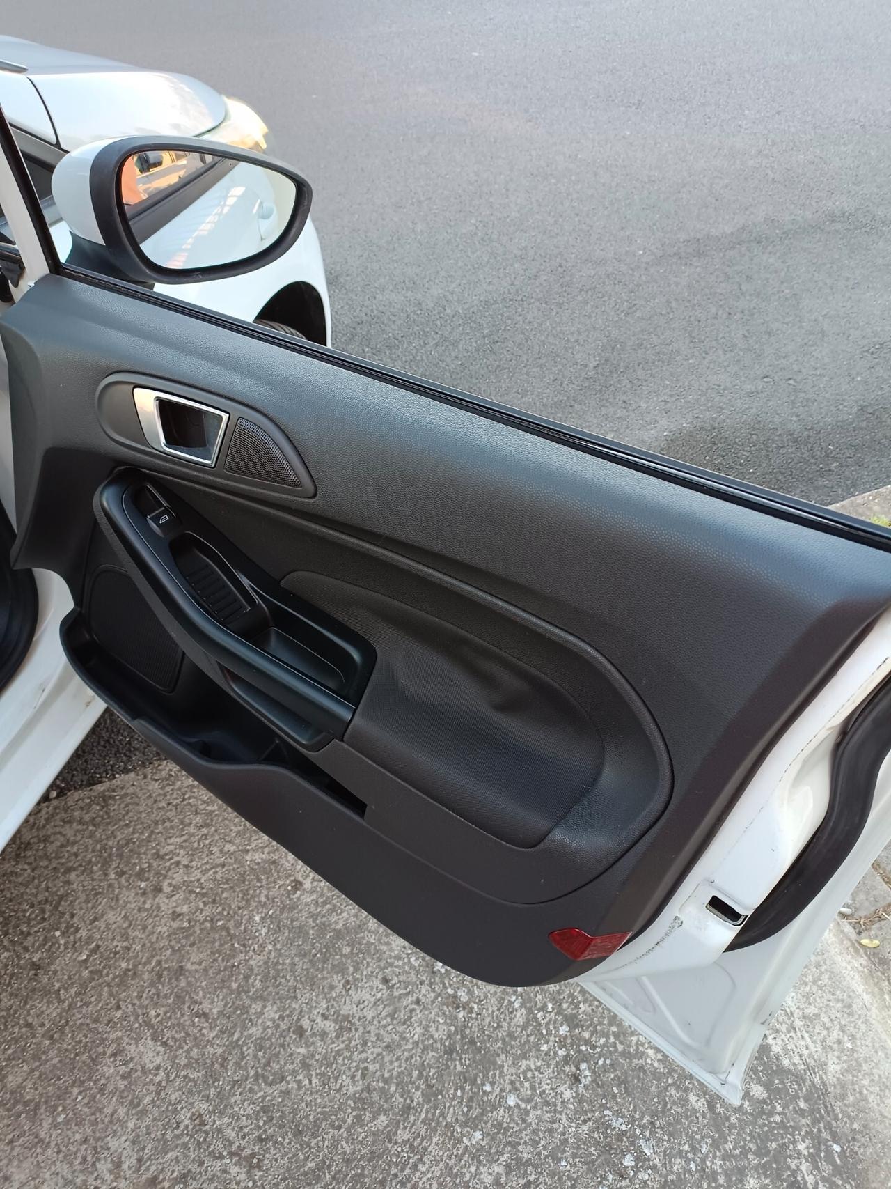 Ford Fiesta 1.2 60CV 5 porte