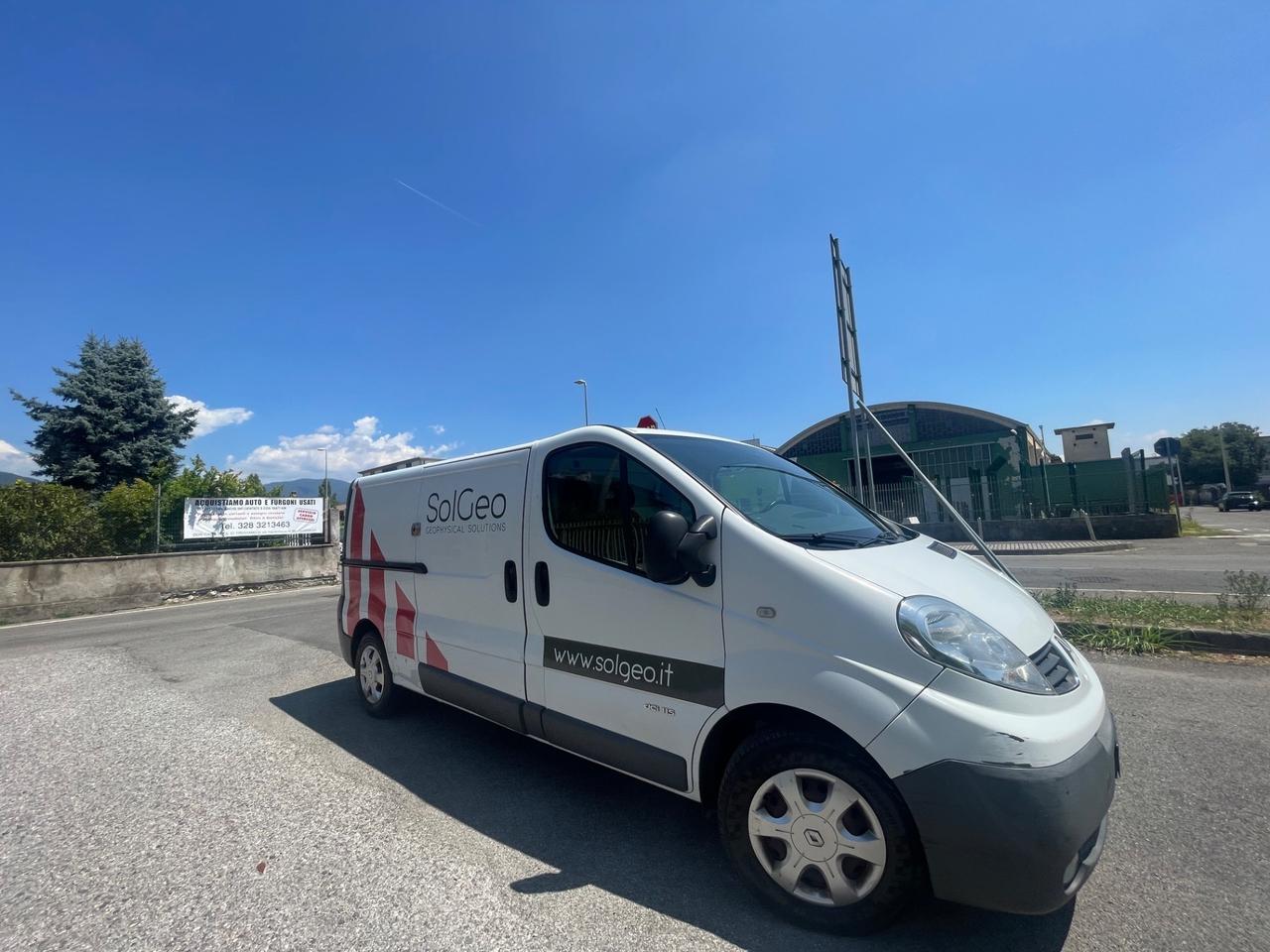 Renault Trafic 2.0 diesel, anno 2014, 220.000 km! Unico proprietario