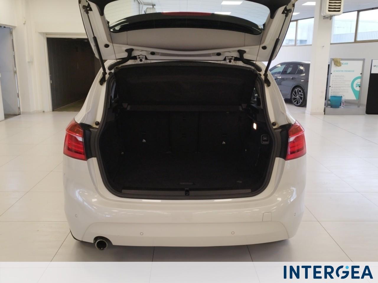 BMW 216d Active Tourer Advantage my15