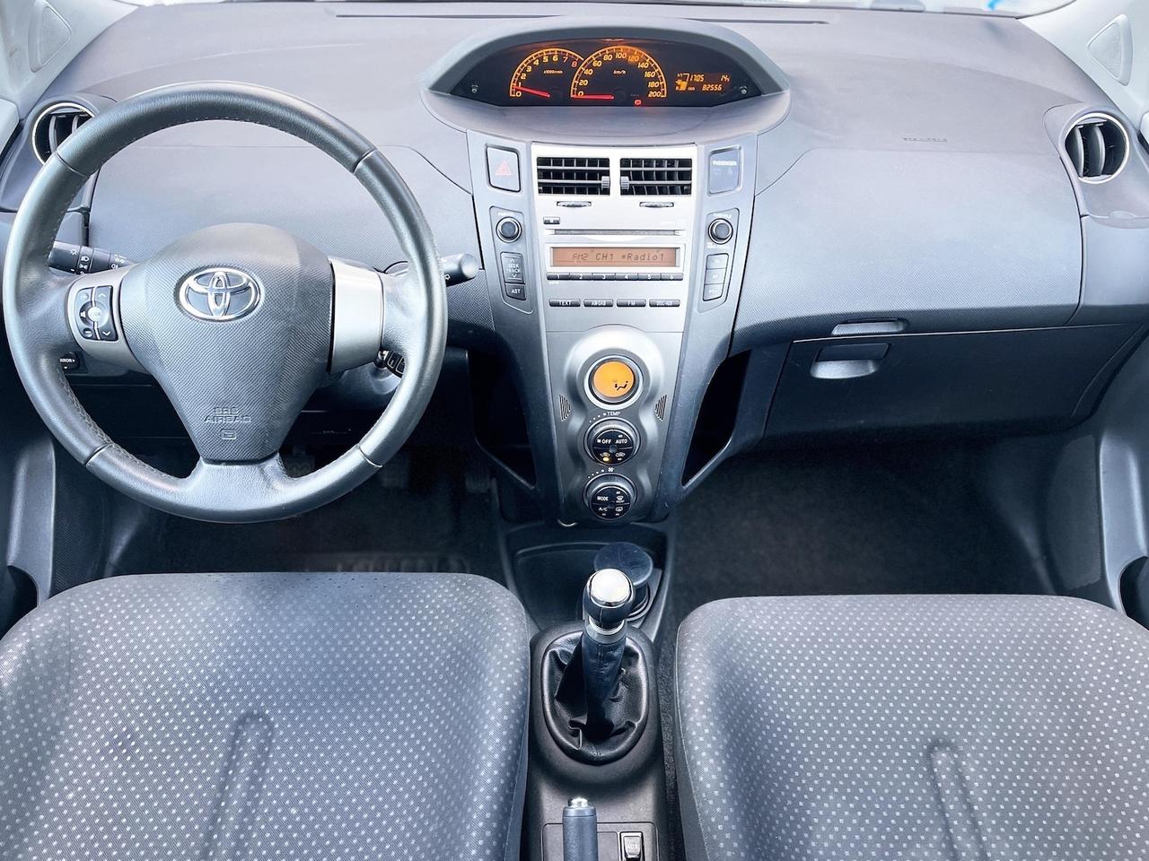 Toyota Yaris 1.0 Benzina 69CV E4 Neo - 2012