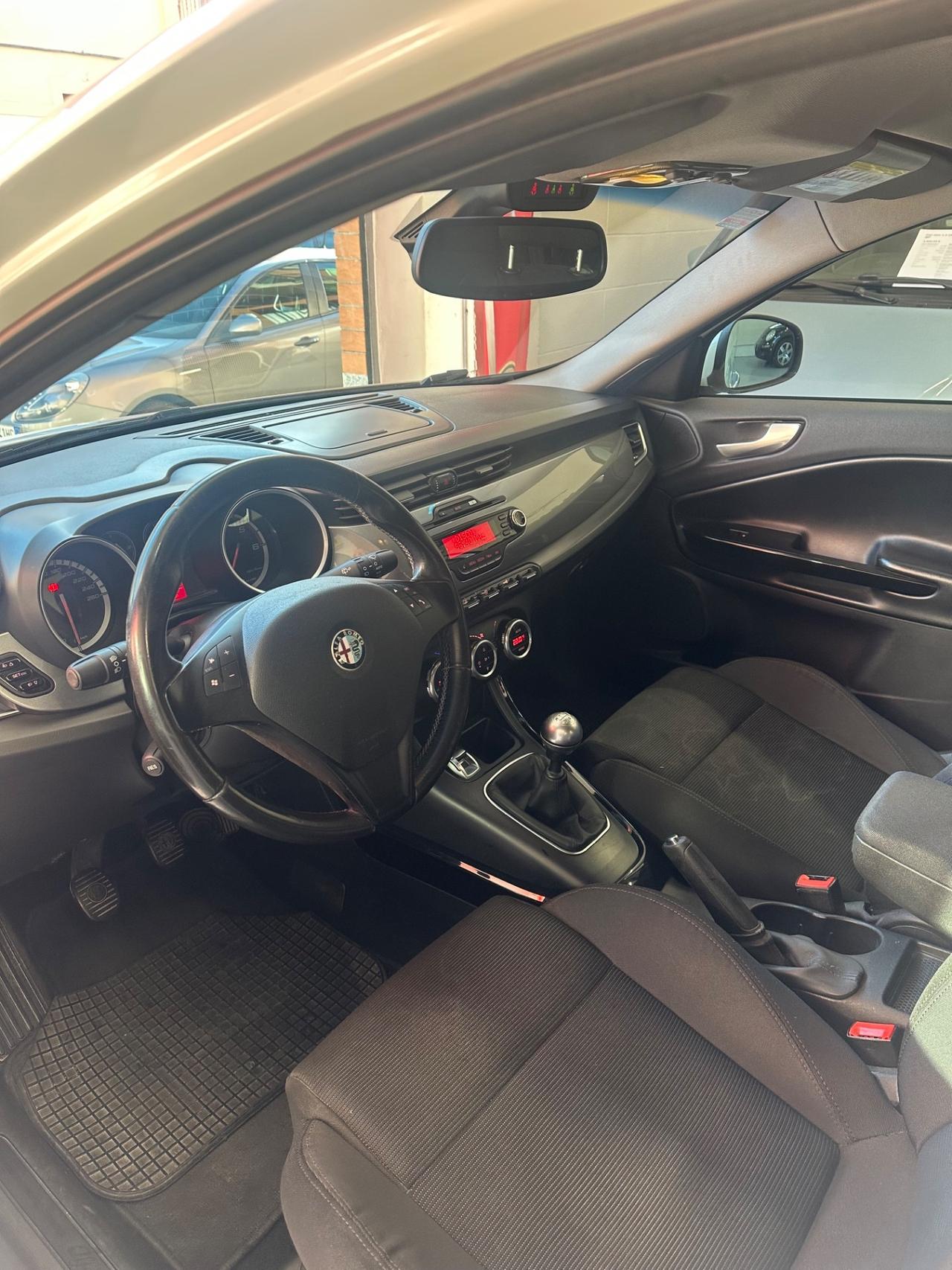 Alfa Romeo Giulietta 1.6 JTDm-2 105 CV Distinctive