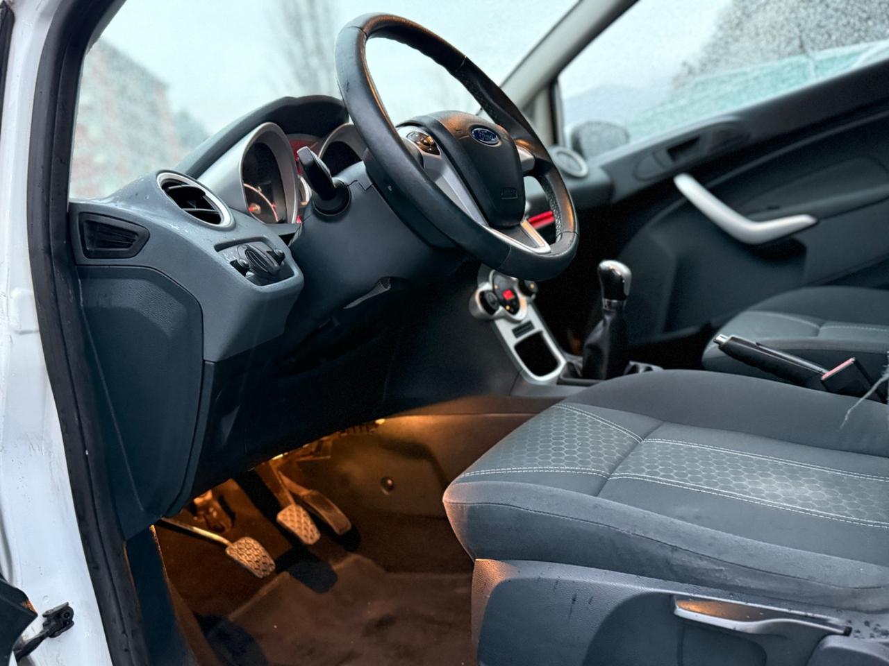 Ford Fiesta 1.2 TITANIUM 2011 NEOPATENTATI