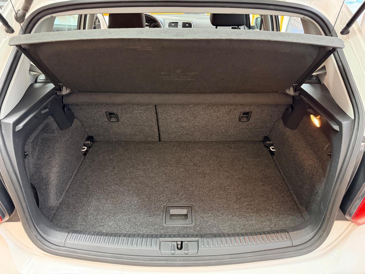 Volkswagen Polo 1.2 benzina 86cv Neopatentati