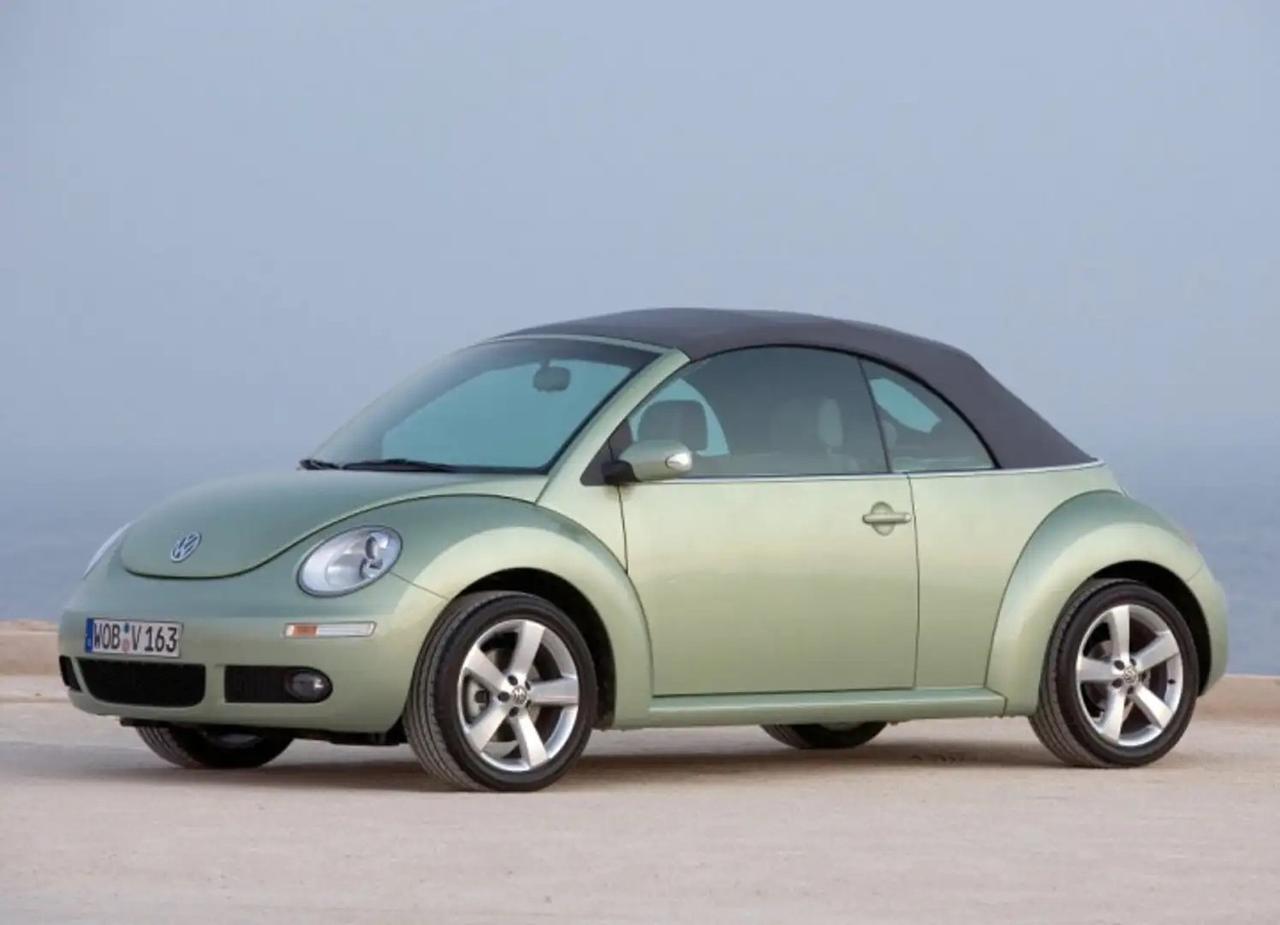 Volkswagen New Beetle 1.6 Cabrio automatica