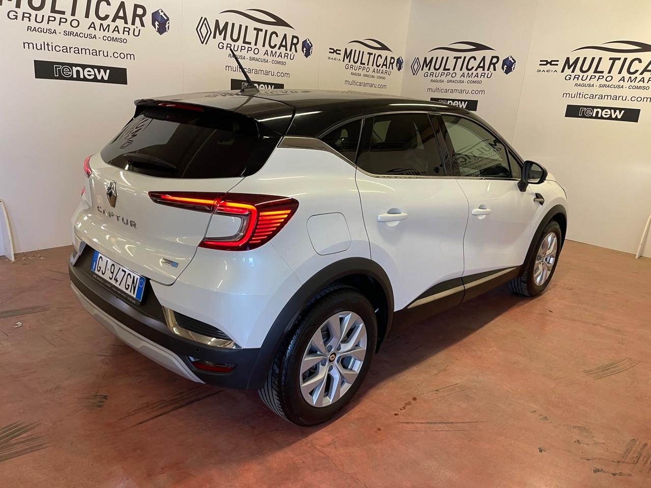 Renault Captur Plug-in Hybrid 160 CV Intens solo 8700km
