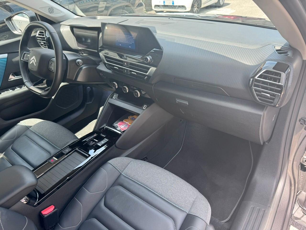 Citroen e-C4 motore elettrico 136 CV Shine