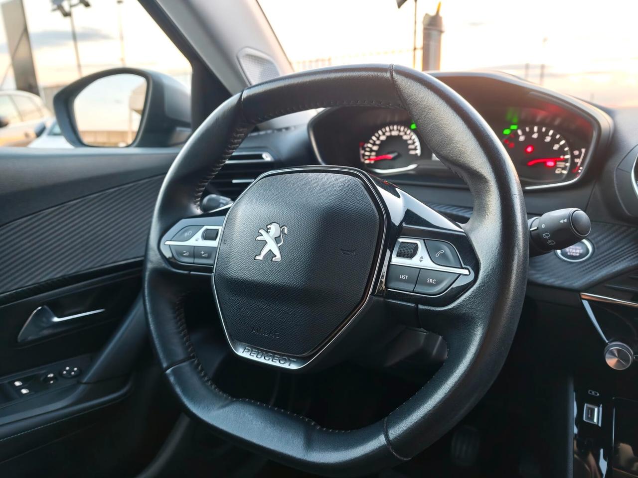 Peugeot 2008 1.5 110CV - PARI AL NUOVO