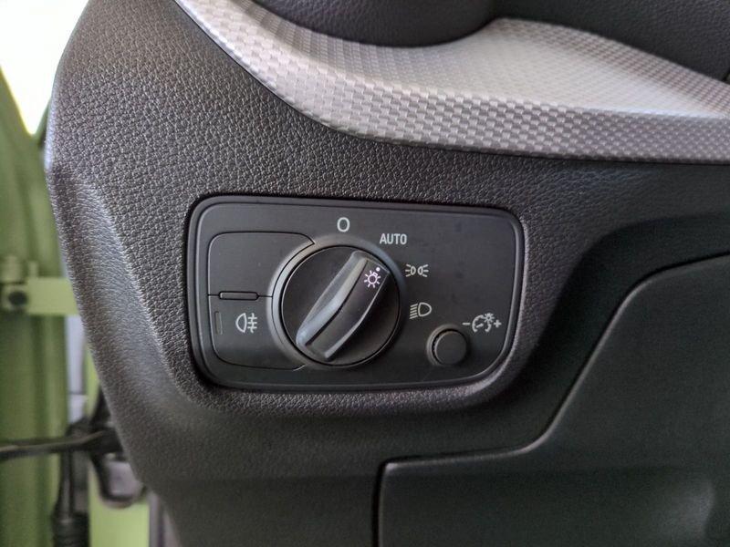 Audi Q2 2.0 30 TDI BUSINESS S TRONIC