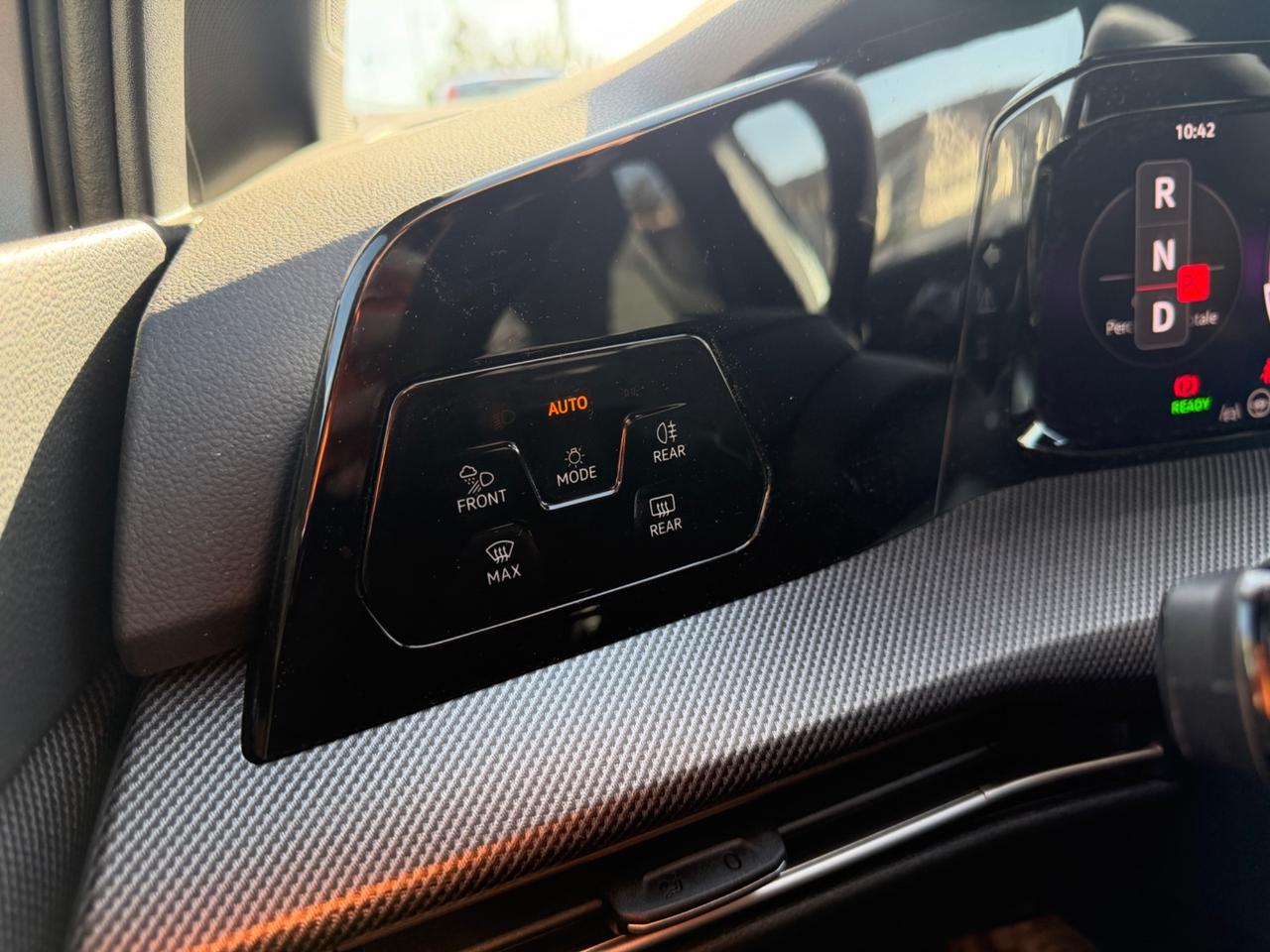 Volkswagen Golf 1.5 eTSI 115 CV DSG R-Line