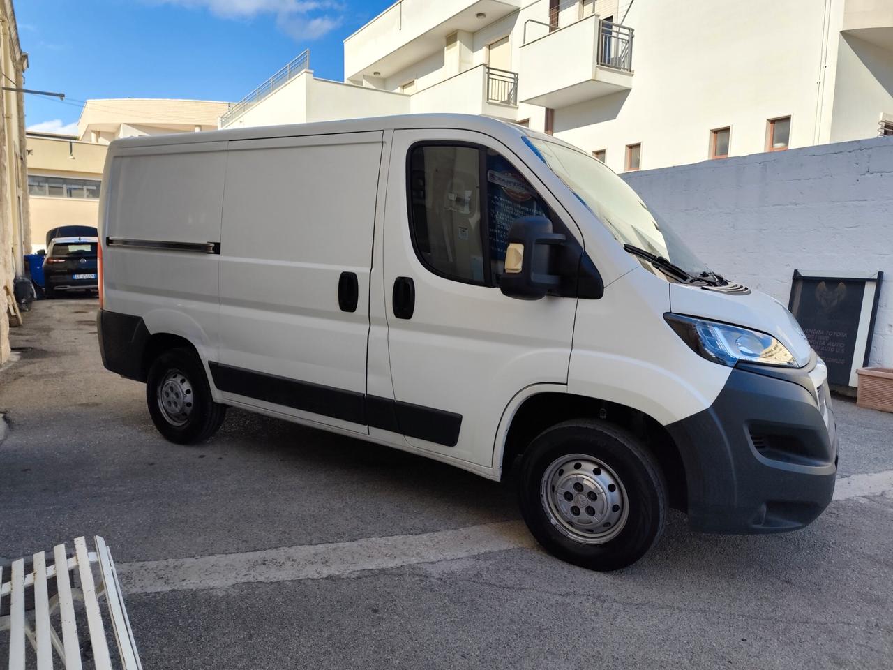 Peugeot Boxer 330 2.0 BlueHDi PC-TN Furgone