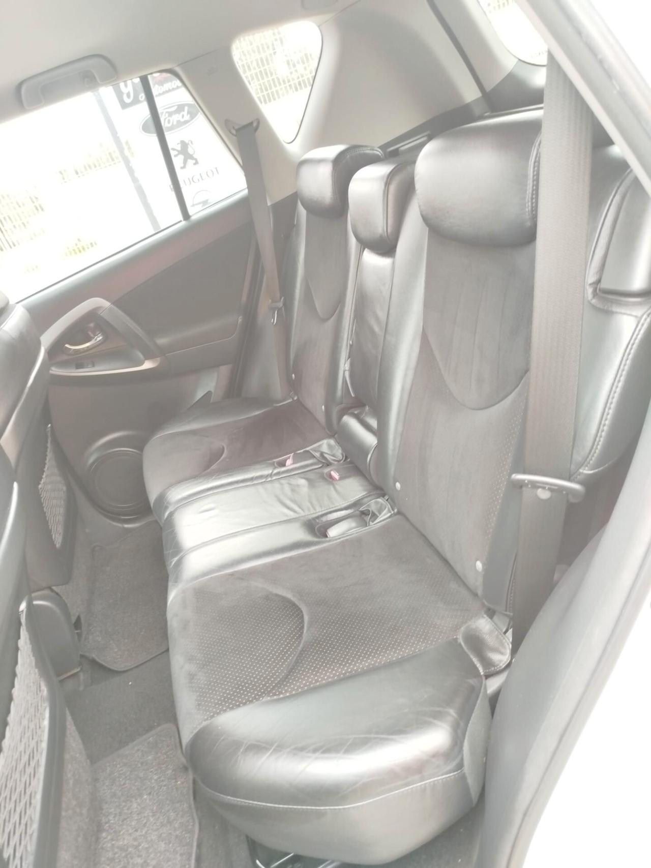 Toyota RAV 4 RAV4 Crossover 2.2 D-Cat 177 CV Executive