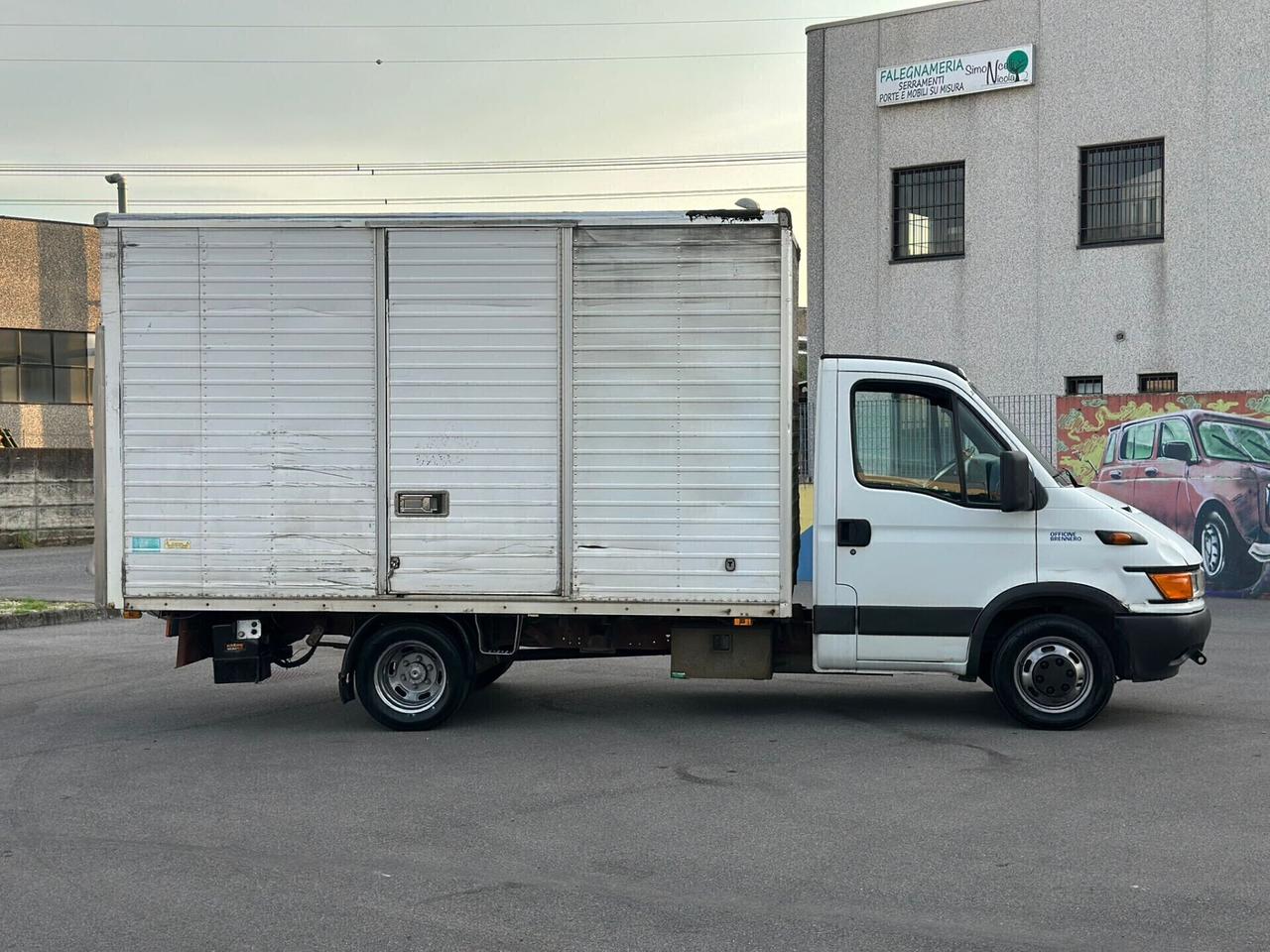 IVECO CON PEDANA IDRAULICA E ARIA CONDIZIONATA! SUPER PREZZO!