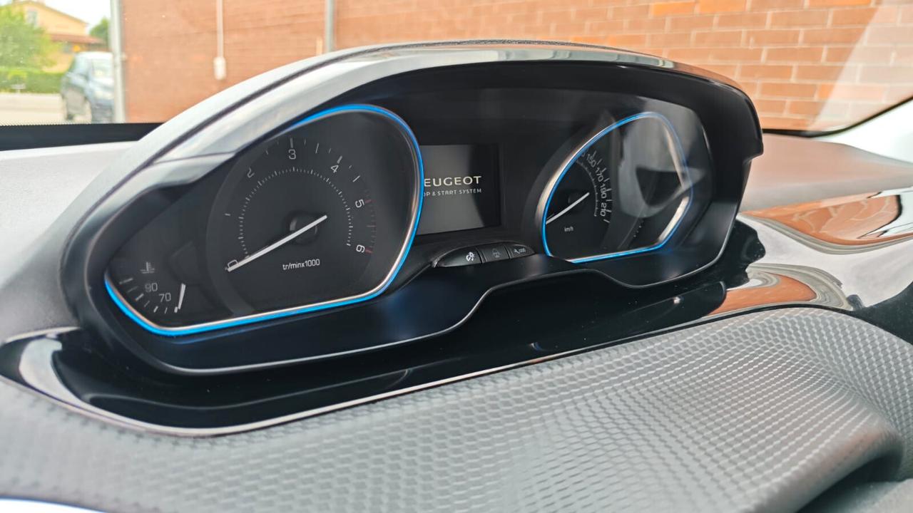Peugeot 2008 BlueHDi 120 S&S Allure