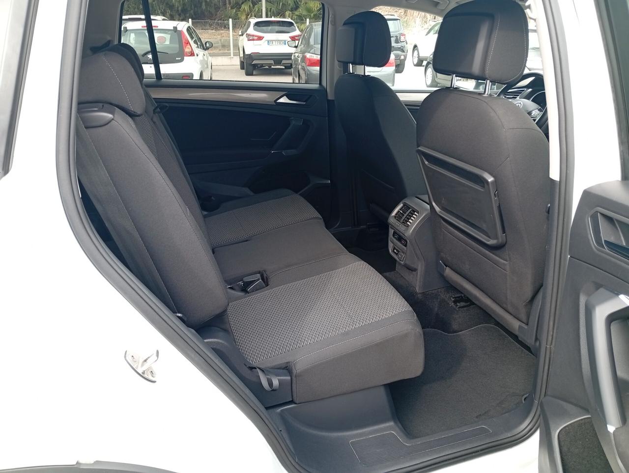 Volkswagen Tiguan Allspace 2.0 TDI SCR DSG Business BMT 7 Posti