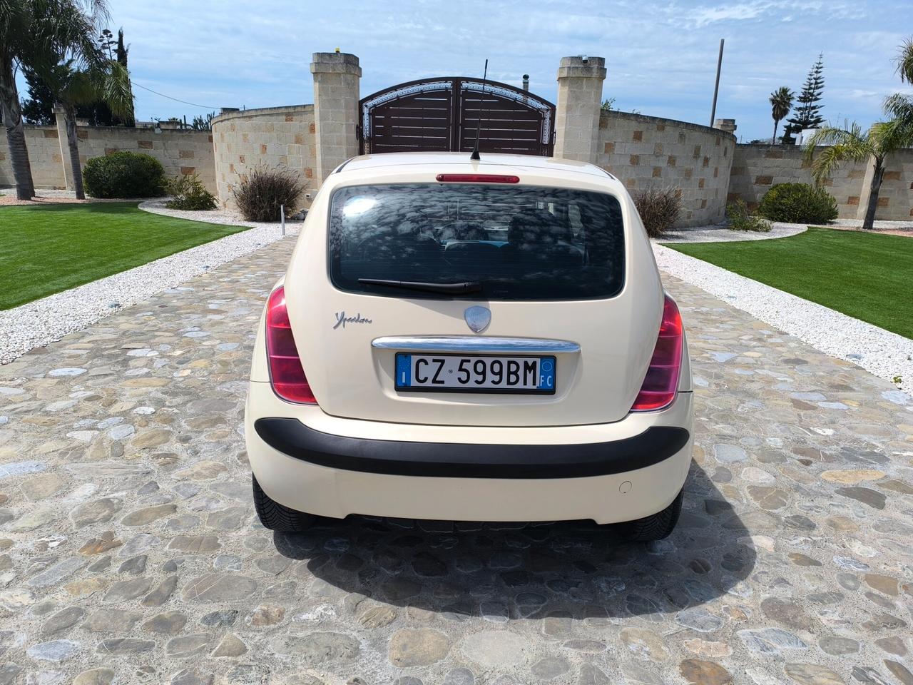 Lancia Ypsilon 1.2 perfetta full optional