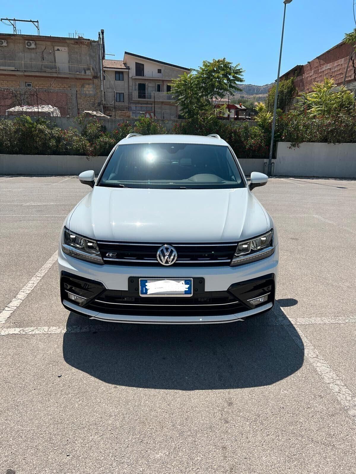 Volkswagen Tiguan 2.0 TDI SCR DSG 4MOTION Executive R-Line BMT