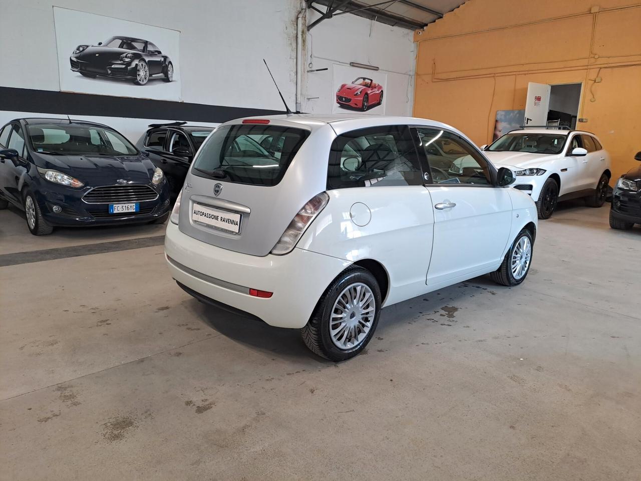 Lancia Ypsilon 1.4 Platino Ecochic GPL