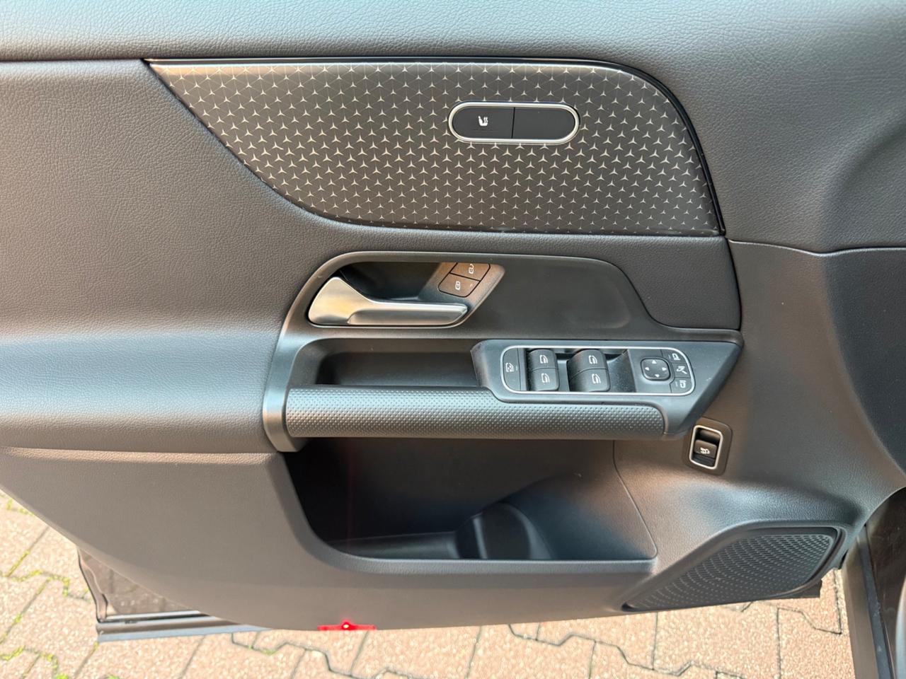 Mercedes-benz GLA 180 Mhev Aut. PARI AL NUOVO!