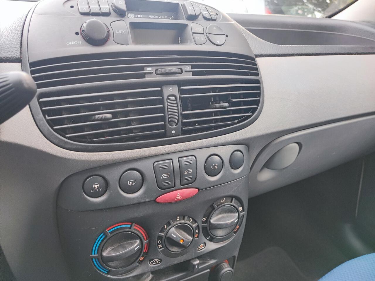 Fiat Punto 1.2i Benz cat 3 porte neopatentati